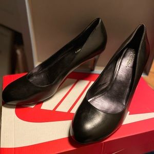 Cole Haan Women's NikeAir Black Leather Pump Heel Shoes 9 1/2 AA